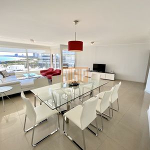 Apartamento Venta Playa Mansa Punta Del Este 3 Dormitorios En Suite Con Amenities Y Terraza