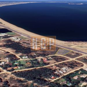 Oportunidad única. Terreno En Primera Fila, Playa Mansa