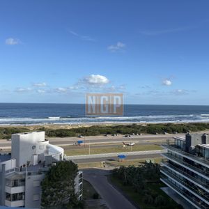 Manglar Brava Esquinero A Estrenar Con Doble Garage.