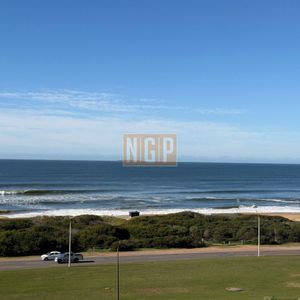 Apartamento En Venta De 2 Dormitorios En Torre Trump , Punta Del Este , Playa Brava
