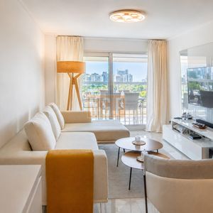 Departamento De 2 Dormirorios En Venta En Miami Boulevard, Punta Del Este