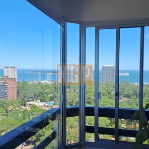 Vende Apartamento De 2 Dormitorios Más Servicio En Punta Del Este