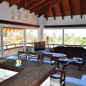 Departamento Amplio En Playa Mansa