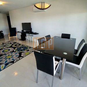 Departamento Con 2 Dormitorios Y 2 Baños. Amplio Departamento De Ambientes Generosos. Con Muy Buena Luz Y Exposición Solar. En Torre Con Se