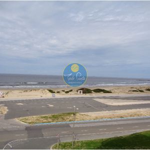 Frente Al Mar Con Buenos Servicios 3 Dormitorios 2 Baños