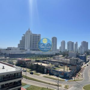 Apartamento En Punta Del Este, Todos Los Servicios,  3 Dormitorios En Suite