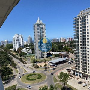 Hermoso Apartamento 3 Dormitorios Y Dependencia Venta En Punta Del Este
