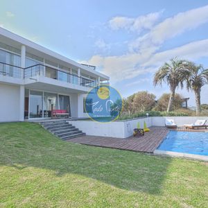 Casa En Venta - Punta Piedras