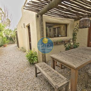 Casa De 4 Dormitorios En Alquiler La Barra Y Venta Punta Del Este