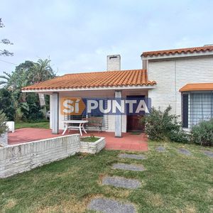 Casa De 4 Dormitorios En Venta , Punta Del Este