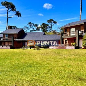 Casa De 6 Dormitorio En Punta Del Este