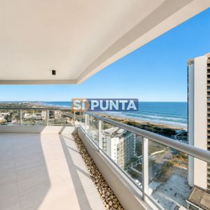 Apartamento De 3 Dormitorios Y Dependencia, Con Parrillero Y Vista Al Mar En Playa Brava, Punta Del Este
