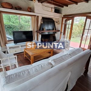 Casa En Alquiler Anual - Zona Pinares Ref. 6020