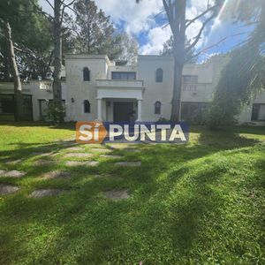 Casa De Cinco Dormitorios En Suite - Punta Del Este