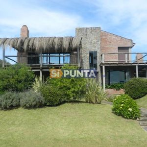 Casa De 3 Dormitorios En Alquiler José Ignacio