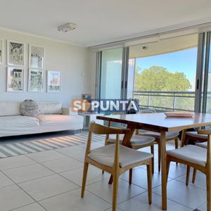 Excelente Apartamento De 2 Dormitorios En Ocean Drive, Punta Del Este