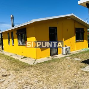 Venta De Casa En Balneario Bs. As. A 200 Mts Del Mar.