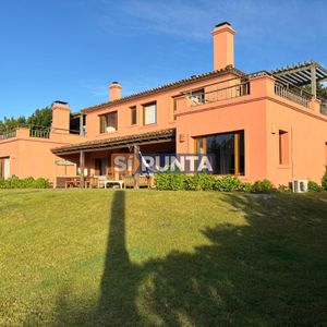 Casa En Montoya De 5 Dormitorios