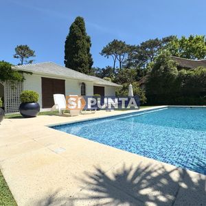 Casa En Alquiler De 3 Dormitorios