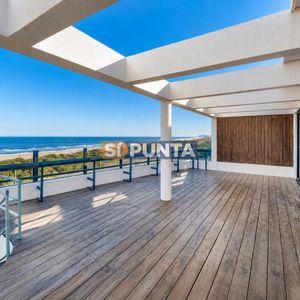 Hermoso Penthouse Con Una Ubicación Privilegiada De La Brava