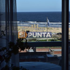Apartamento 3 Dormitorios En Alquiler Anual Punta Del Este