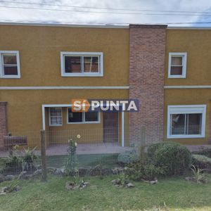 Casa En Venta Piriápolis 5 Dormitorios Y 2 Baños
