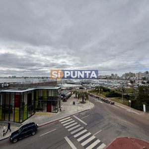 Apartamento En Venta En Edificio Dársena Frente Al Puerto De Punta Del Este