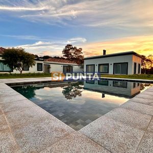 Casa De 4 Dormitorios En Alquiler Barra Verde, La Barra