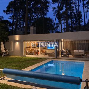 Casa De 3 Dormitorios Con Piscina En Alquiler