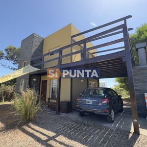 Casa De 2 Dormitorios En Alquiler - Balneario Buenos Aires