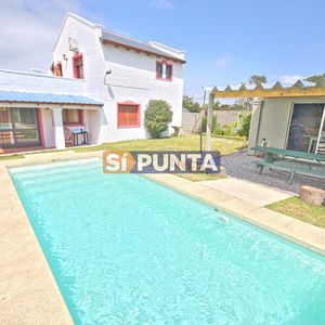 Casa En Alquiler En Manantiales Con Piscina Climatizada