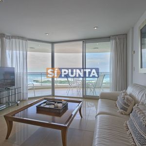 Apartamento En Venta, 3 Dormitorios En Playa Brava