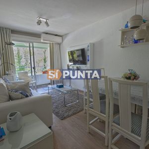 Venta Apartamento De Dos Dormitorios A Pasos De Gorlero - Península