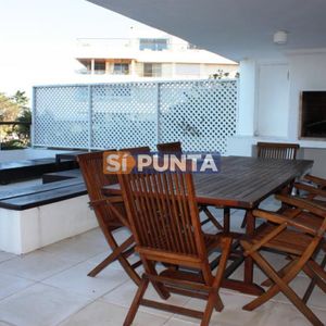 Apartamento En Alquiler, Playa Brava