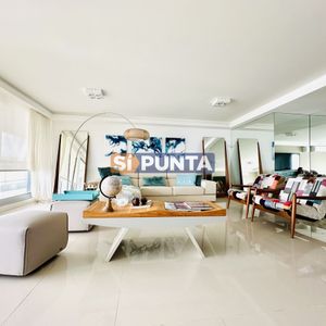Venta De Penthouse Con Cuatro Dormitorios Más Dependencia De Servicio En Torre Premiun De Playa Brava, Punta Del Este