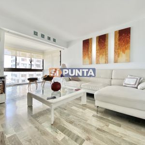 Apartamento En Brava, 3 Dormitorios *