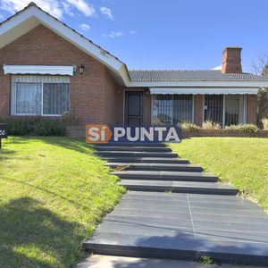 Casa De 4 Dormitorios En Venta Playa Mansa