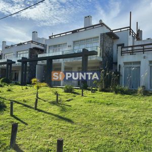 Alquiler Apartamento De 3 Dormitorios En Manantiales