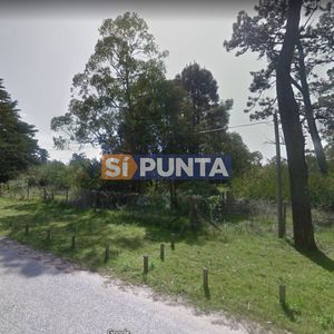 Terreno De Gran Superficie En Zona Habitada Todo El Año.