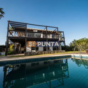 Casa En Venta - Punta Piedras