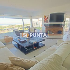 Penthouse En Venta De 5 Dormitorios, Playa Brava