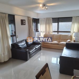 Punta Del Este Peninsula Apto De 2  Dormitorios Y Medio + Dependencia, Garage