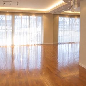 Venta Apartamento Pocitos 3 Dormitorios Y Servicio, Garage Doble