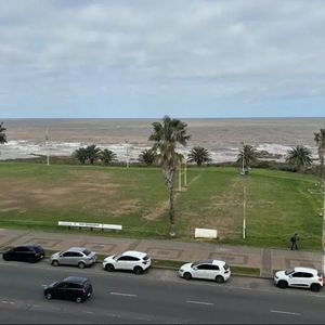 Venta Apartamento En Rambla Punta Carretas 3 Dormitorios Con 2 Garajes