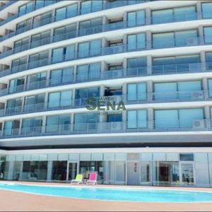 Venta De Apartamento En La Mansa, 2 Dormitorios, 2 Baños, Linda Vista, Pileta, Servicios.-