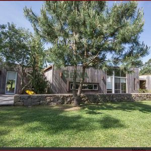 Venta Y Alquiler De Casa En Cantegril, Zona De Colegios 5 Dormitorios, 4 Baños.