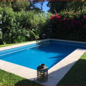 Alquiler De Casa En La Mansa, 4 Dormitorios, 3 Baño, Piscina, Cerca Del Mar.