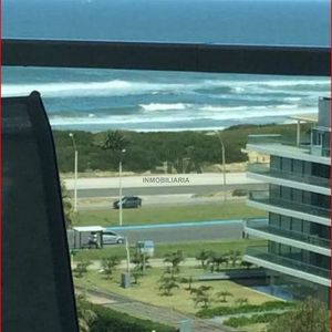 Alquiler De Apartamento En La Brava De 2 Dormitorios, 2 Baños, Piscina, Linda Vista.