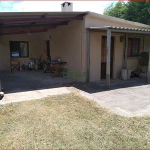 Venta De Casa En El Chorro, 2 Dormitorios, Baño, Terreno Bien Alto.