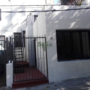 Venta De Casa En Pocitos, 1 Dormitorio, Baño, Lindo Lugar.